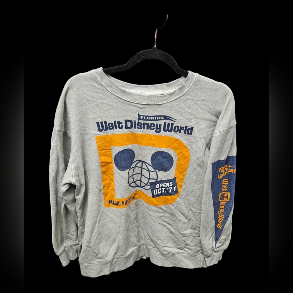 Walt Disney World  50th Anniversary Magic Kingdom Pullover Sweatshirt Size Small